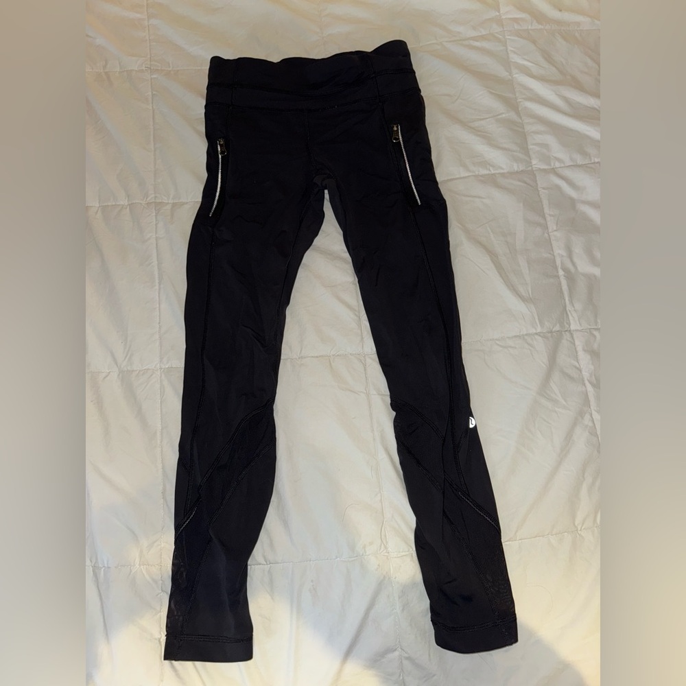 Black Athletic Leggings with Zipper Pockets
